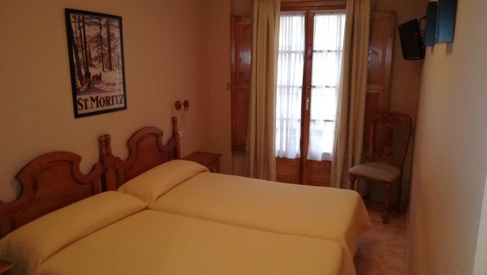 Pension Argueelles Ribadesella Extérieur photo